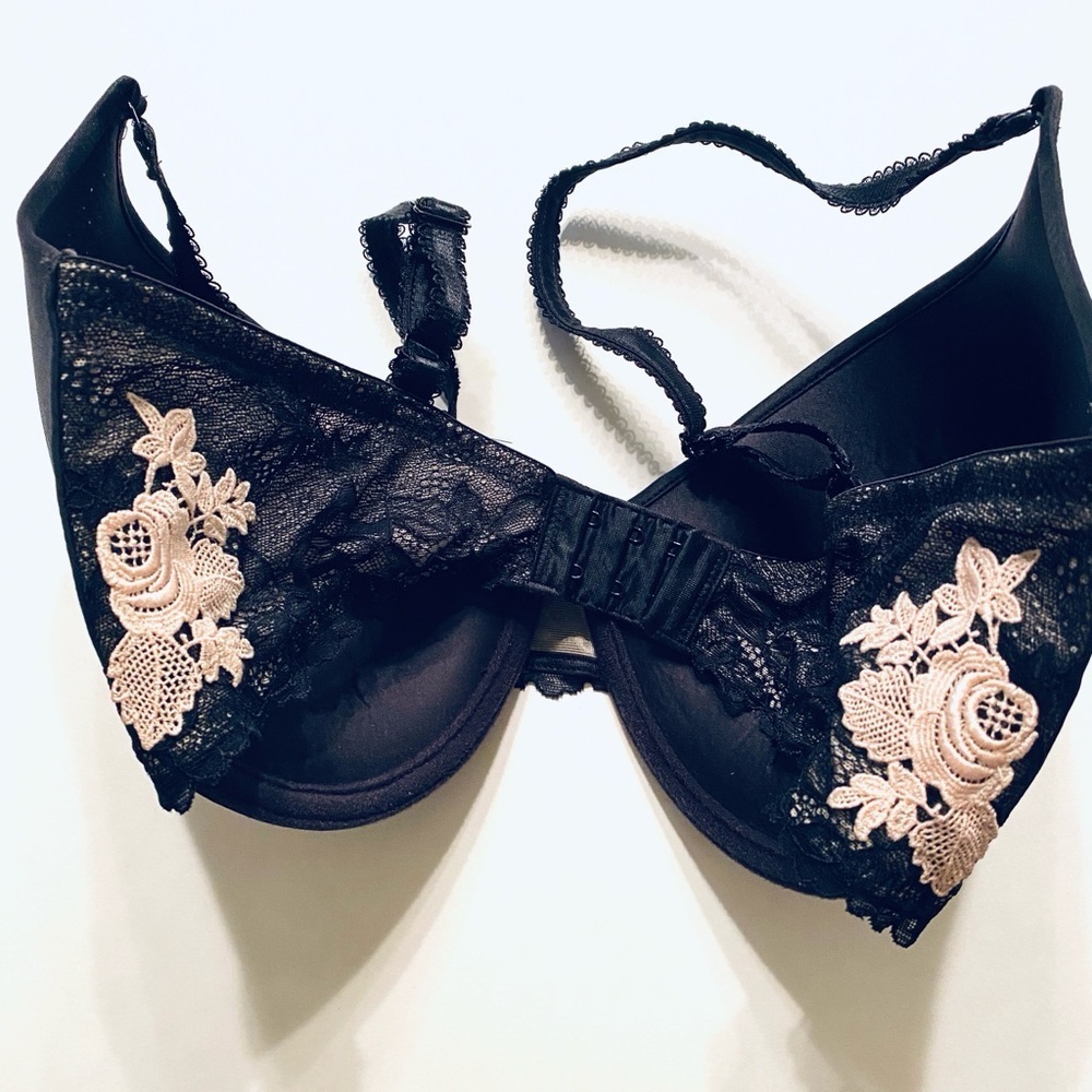 Wacoal Full Coverage Bra - Picture 3 of 4